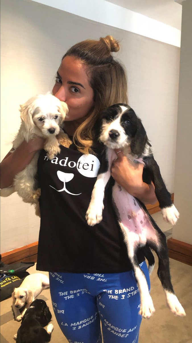 anittaportugapt's tweet image. DESAFIO: RT esse tweet e comente aqui nesse tweet a palavra &quot;Internacional&quot;, letra pôr letra em apenas 20 segundos! Conseguem? 

 #SocialStarAward #Anitta #iHeartAwards