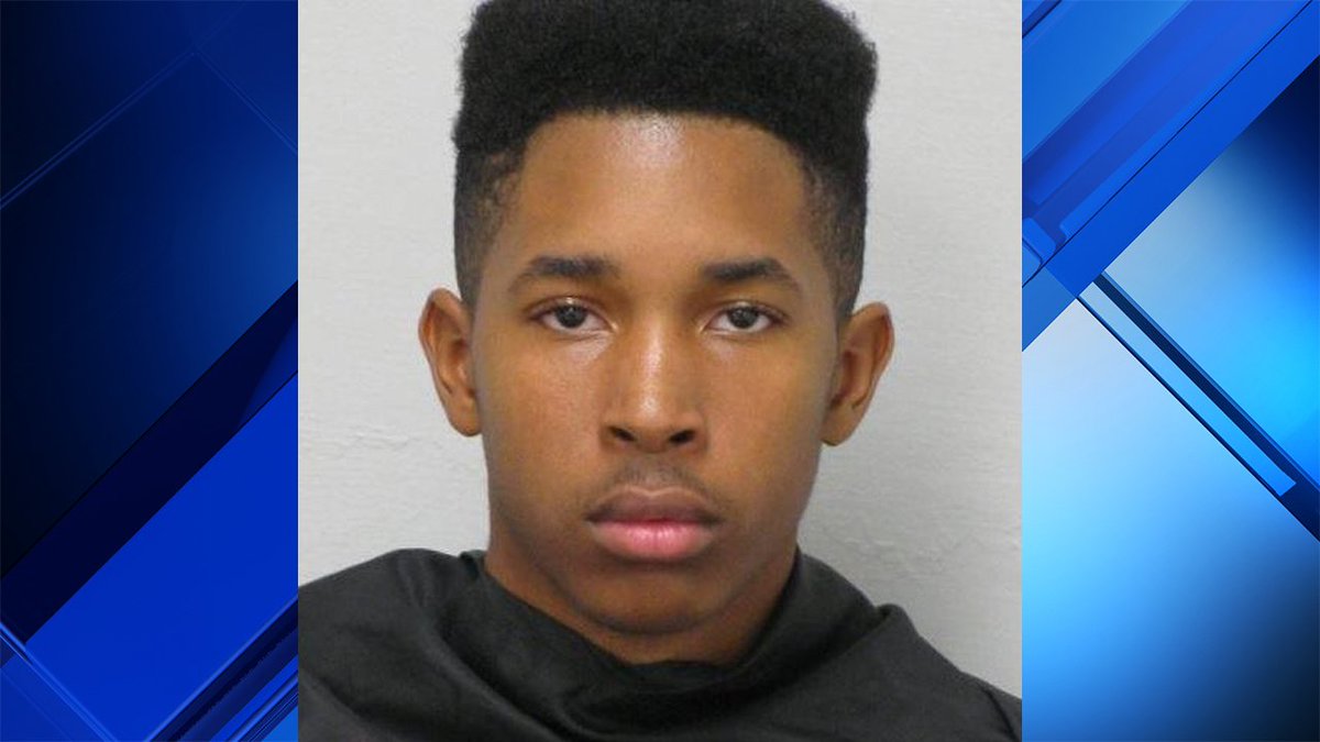 Jacksonville teen stabs sleeping parents, deputies say bit.ly/2r1sVdY https://t.co/JBzLbNG9xV