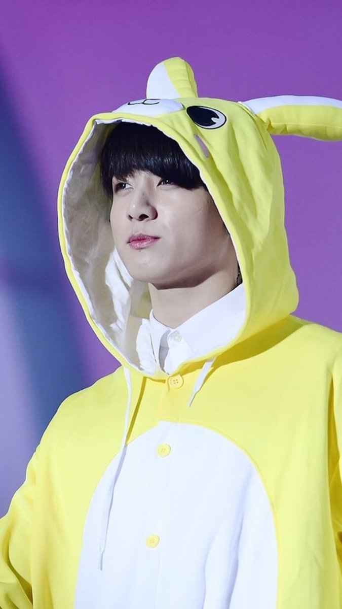 kookie_imagines's tweet photo. Jungkook looks so cute oml https://t.co/0DFnGFMMcz