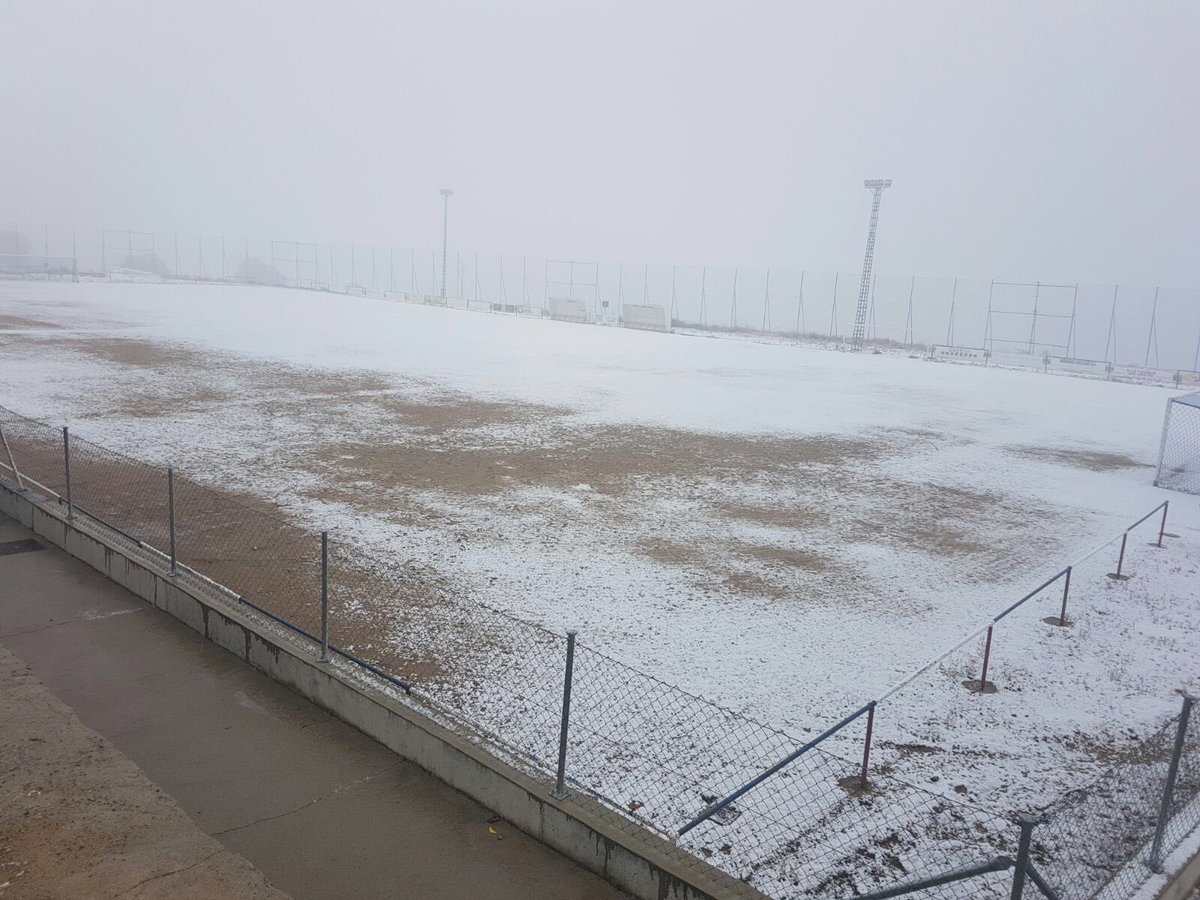 Se suspende el partido de mañana por el estado del campo. Se jugará el Sábado 10 de Febrero a las 12:00.