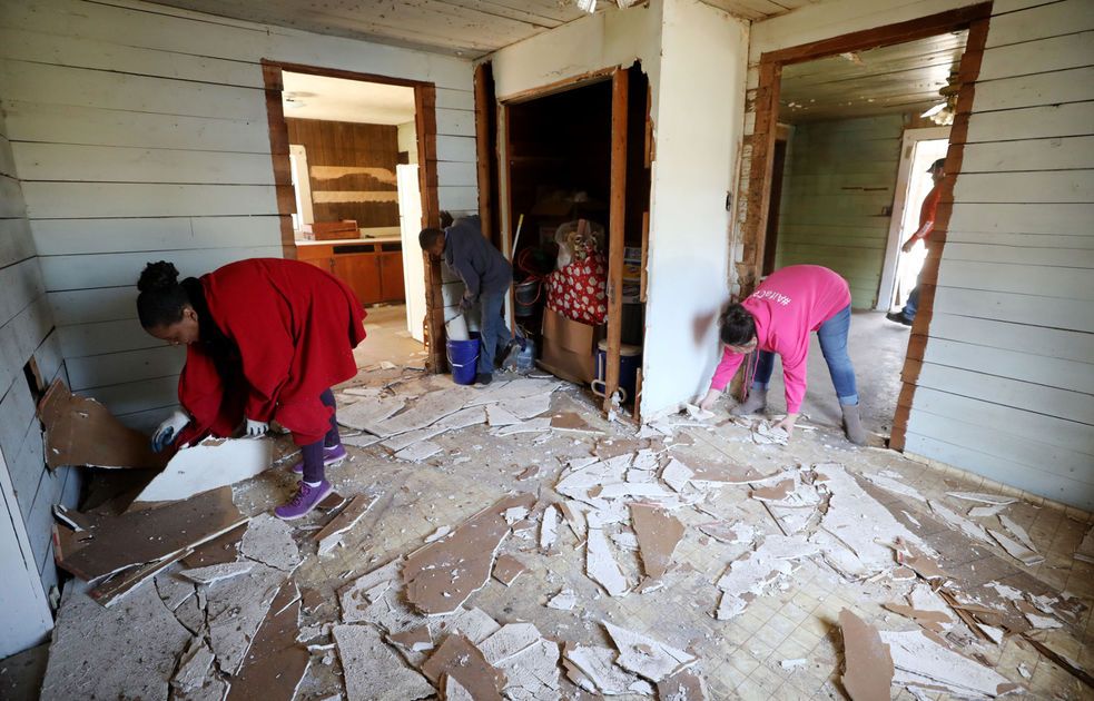 TimeKeeperBank's tweet image. The Curtis House: Rebuilding a home for the community
bit.ly/2CItfPY