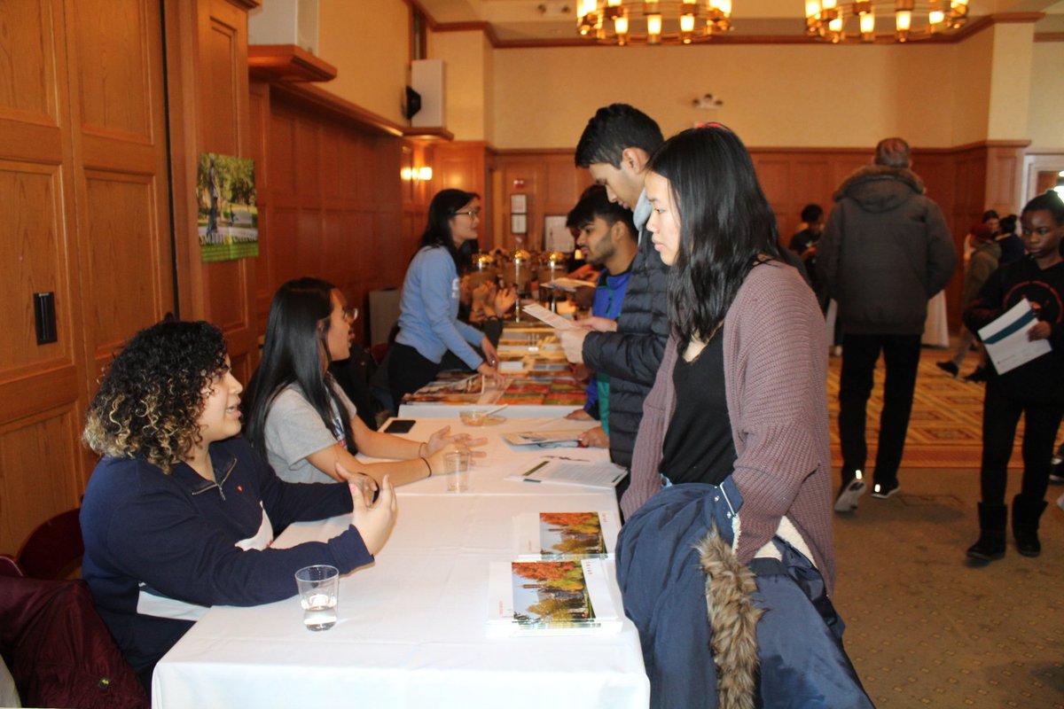 BottomLineOrg's tweet photo. Excited to see Bottom Line students representing @huntercollege, @CityTechNews ,@JohnJayCollege @StFrancisColleg  and so many more NYC schools at our Annual College Expo. We can’t wait to see what schools are high school seniors decide on! https://t.co/MH4AxLzM6l