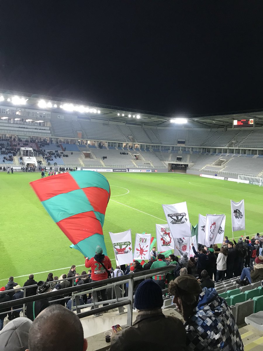 FaRu08's tweet photo. Coucou @_CSSA ! On est là ! Superbe match ! ⚽️ #UndiqueRobur  #CSSAFCBB #national2 ALLEZ SEDAN !! https://t.co/86glfXbzZp