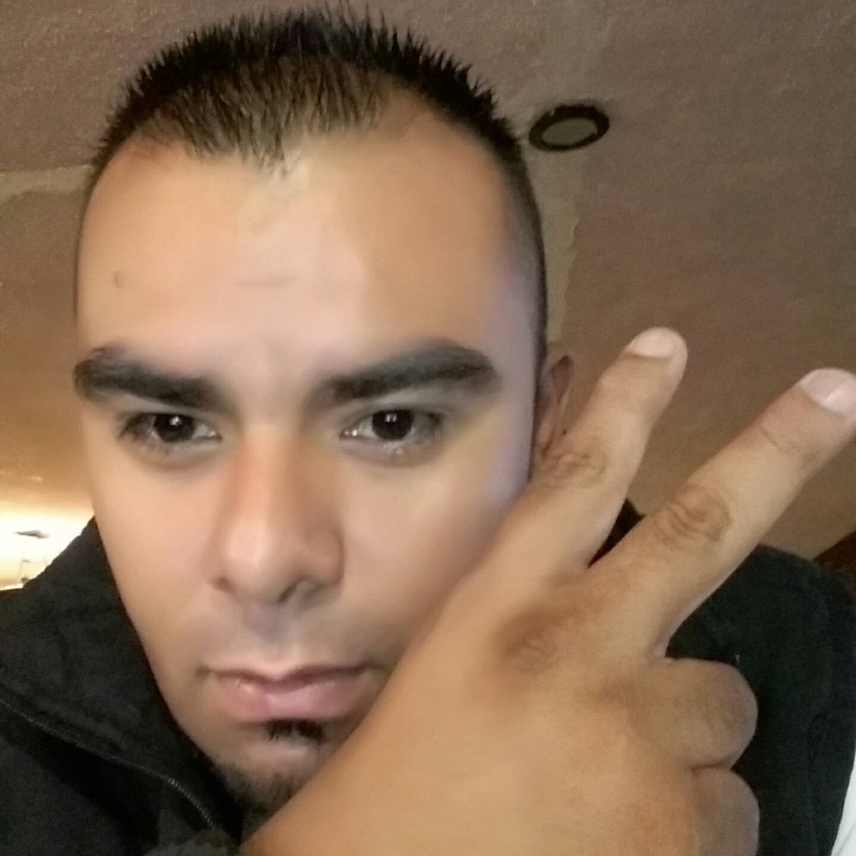 elmustang1986's tweet photo. #NuevaFotoDePerfil https://t.co/643tByTxsS
