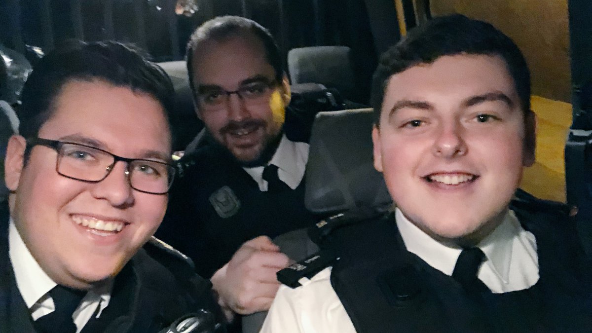 SC0689's tweet image. Out and about with the comprehensively amazing and dedicated @SSgt0737 and S/Con 2250 up in Southport #keepingyousafe #SpecialContribution