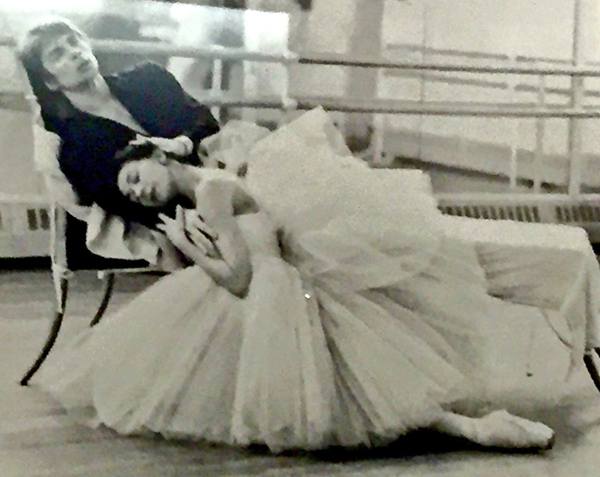 MaggyPigott's tweet image. Near disaster turned to triumph thanks to #DameMonicaMason at 11th hour! 👏🏻🥇
@BalletCircle AGM/ Party  venue was locked but #DameMonica got #SirPeterWright &amp;amp; rest of us backstage @RoyalOperaHouse. Constitution complied with &amp;amp; great time had by all, watched over by Fonteyn...