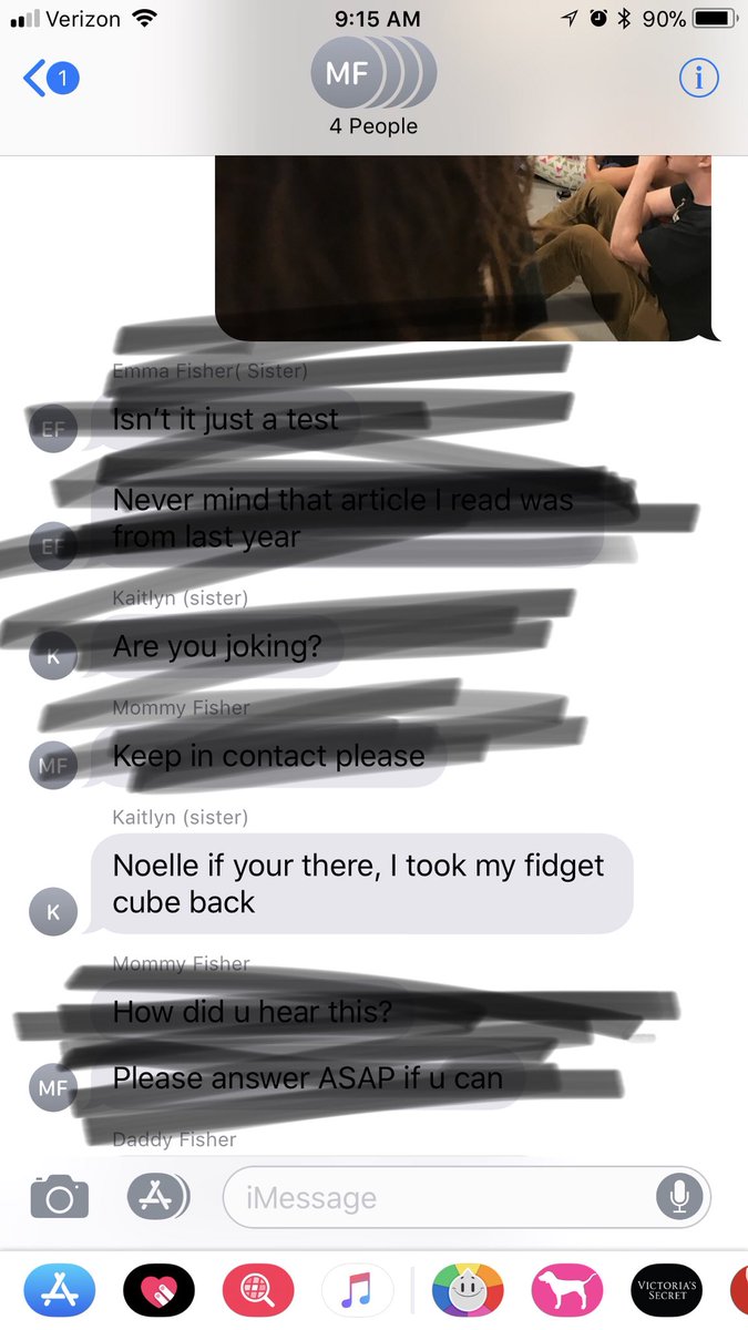 NoelleDawson_'s tweet photo. Me, in Hawaii: texts my family I love              them.                                                                    My 10 year old sister: https://t.co/Fm4uqOQoV1