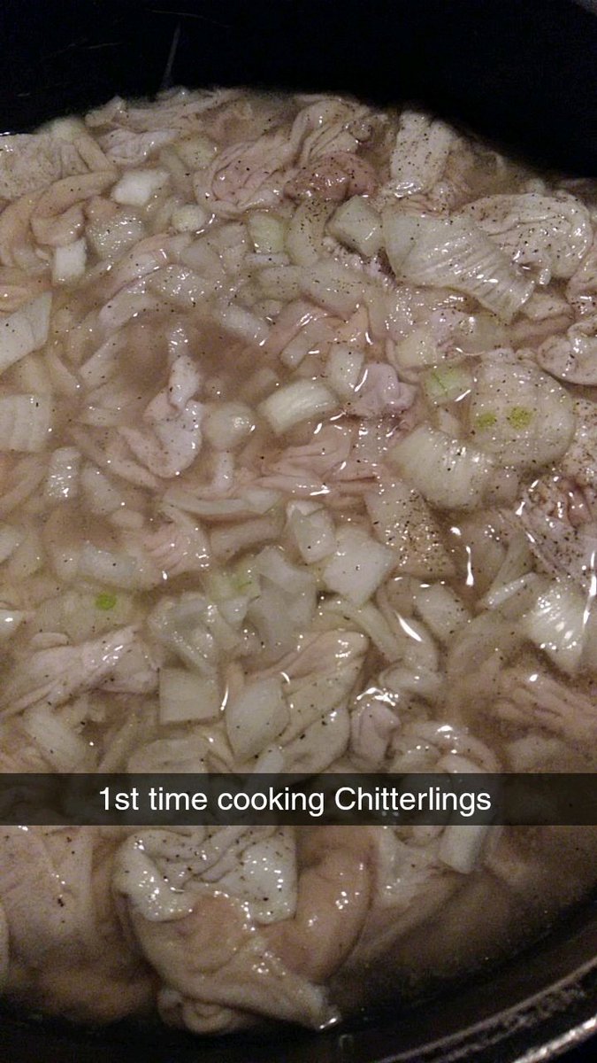 CadiMo_'s tweet image. Its goin down 😈 #Chitterlings