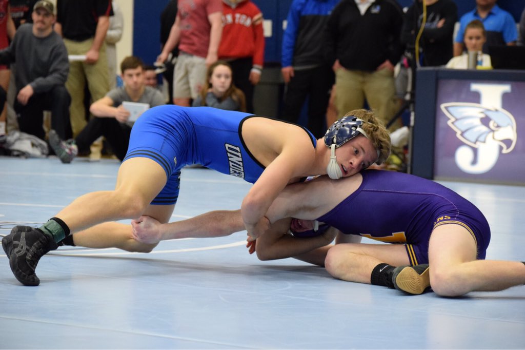 IAwrestle's tweet photo. Thomsen and Teske advance onto the JHawk Invite Finals. 

Who you taking?? #IAhswr https://t.co/v5UQfY2T08