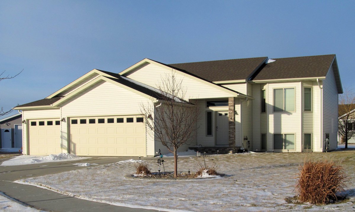 ErickaSchott's tweet photo. Imagine turning the key to open your beautiful new home. #beautifulhome... https://t.co/H9VlFqFuah 

@bhhspremier https://t.co/nxyNeGJ8NK