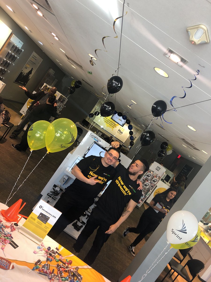 Justus_Sprint's tweet photo. Come join us in Encino for #SprintSaturday #AmazingLA @blee01 @Cynthia_Jovel 😎🙌🏽 https://t.co/s0yBPdDj34