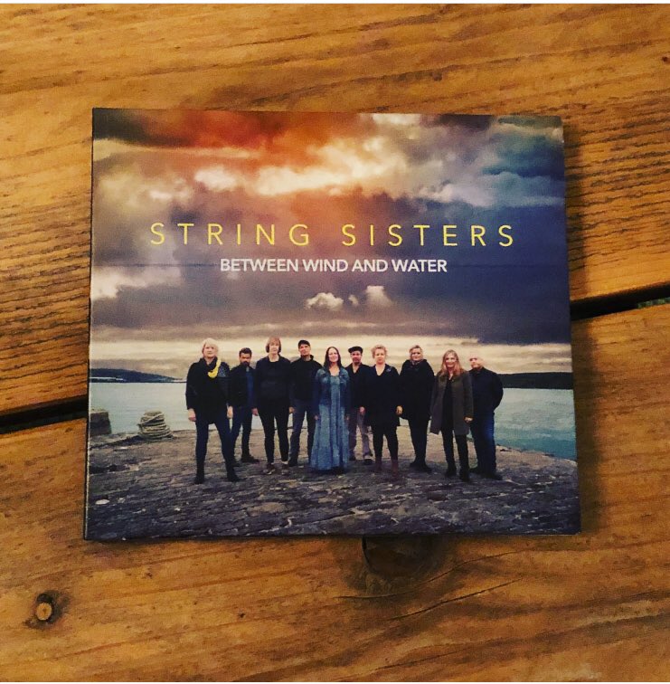 AnnbjrgLien's tweet image. New CD in the mail today!!🎻💃🏽#stringsisters #betweenwindandwater