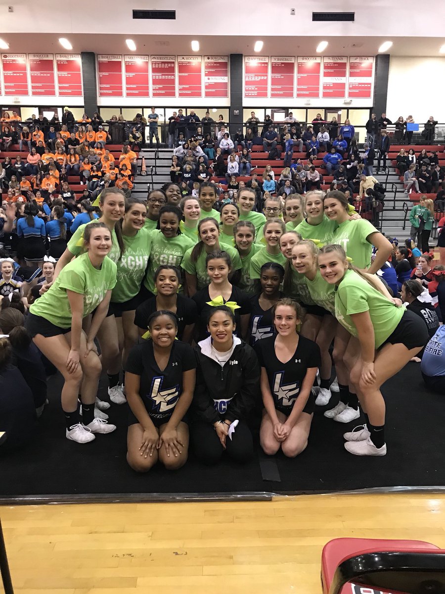 anse_l's tweet image. #cheerleadersFIGHTtogether #KenzieStrong