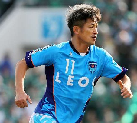 VSportsTM's tweet photo. Kazuyoshi Miura renovó con Yokohama Marinos ¿La perla? El 26 de febrero cumplirá... 51 años! #ElPibeDe50 https://t.co/4hYyFO8z8P