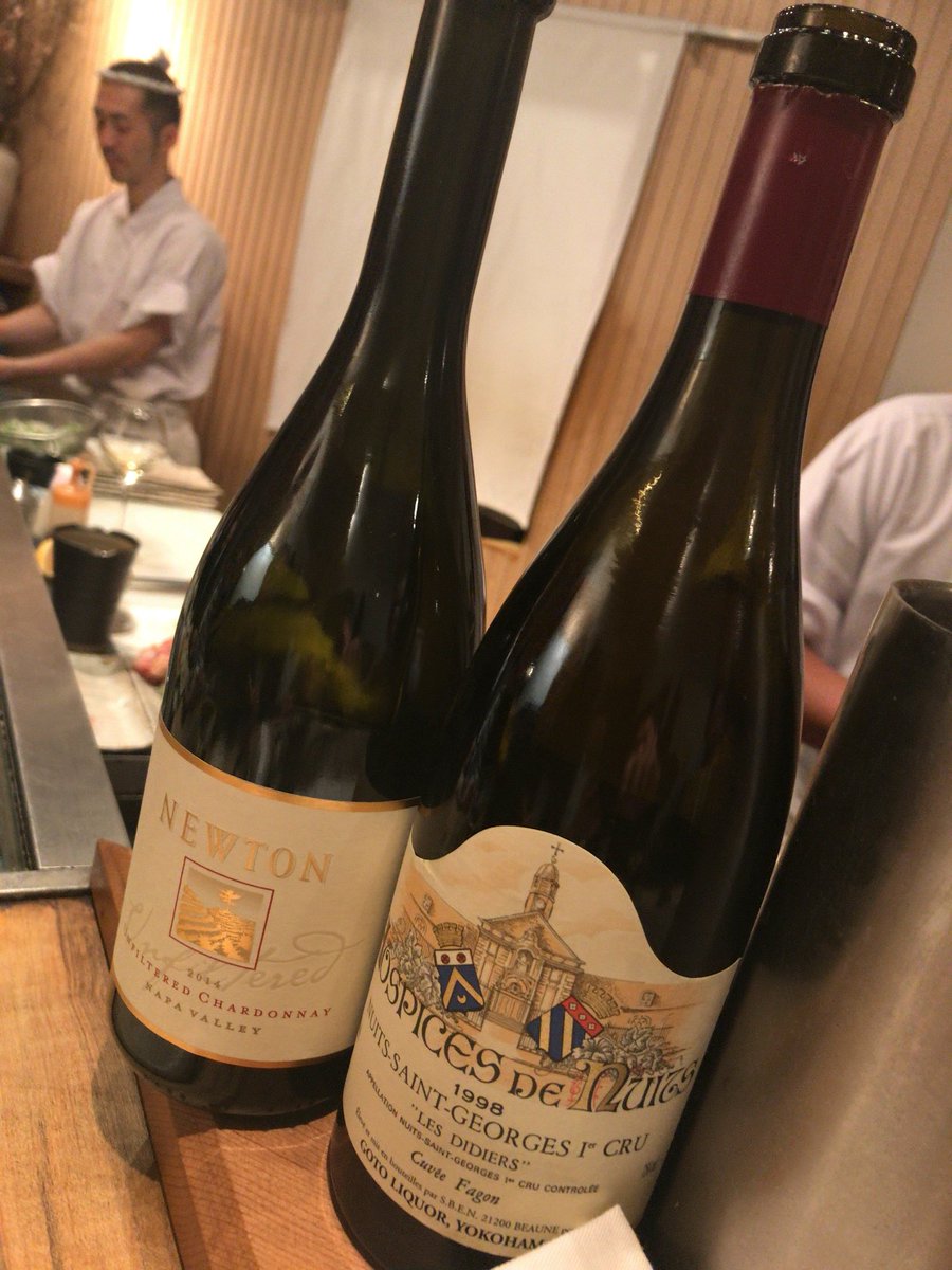 golf_bk's tweet photo. 左の白ワインはNEWTON UNFILTERED CHARDONNAY
無濾過のナパのシャルドネで5000円ぐらいで買えるワインとは思えない出来。
無濾過のためでしょうか力強く、適度に樽香がして私好みのシャルドネに。
普段飲むのに常にストックしておきたい白ワインです。 https://t.co/gdGbwbFa6U