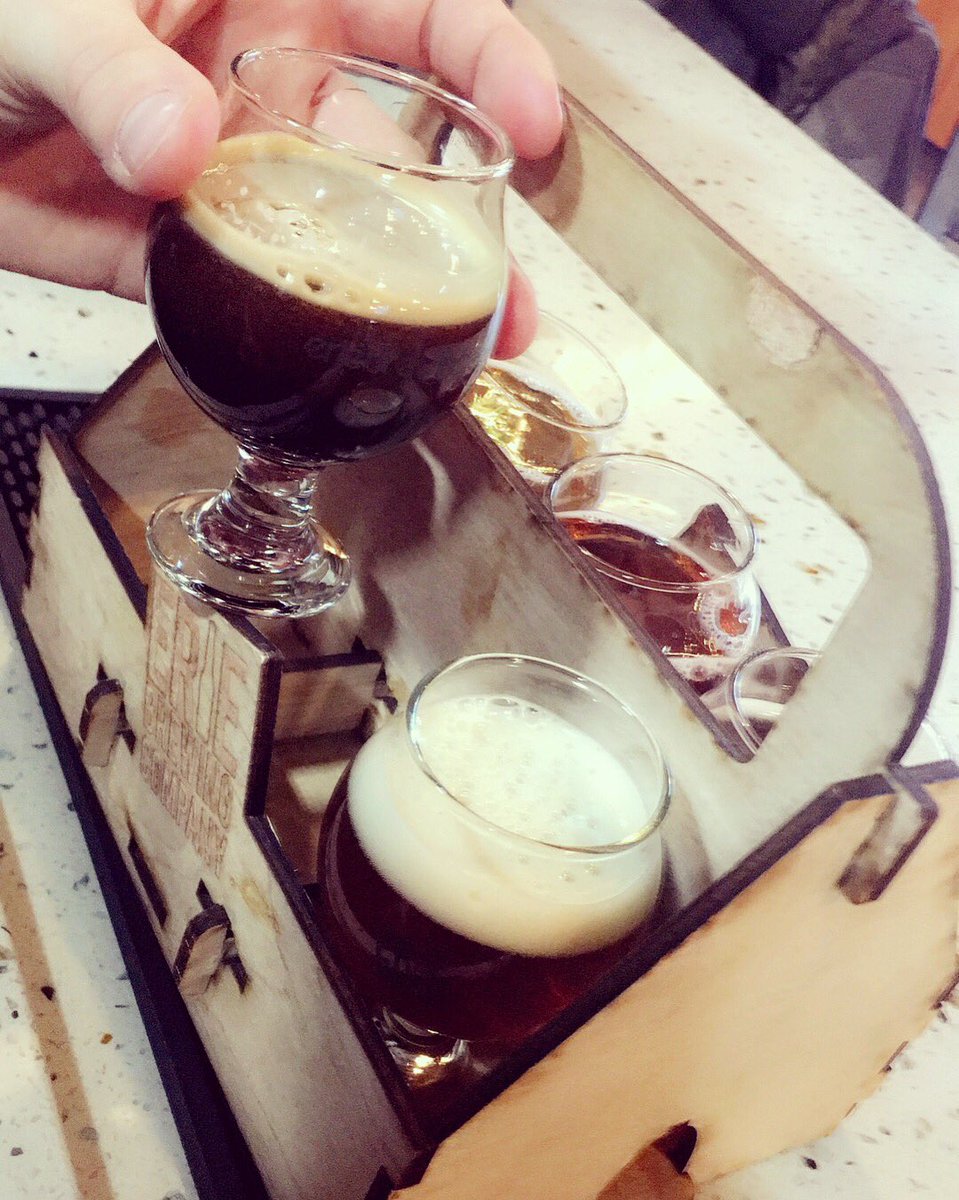 ErieBrewingCo's tweet photo. Canβt decide on which beer to order? No worries! Order a flight with either 3 or 5 beers to find your favorite type πΊ #eriebrewingco #erie #pubandpie #craftbeer #flights #brewpub @PubAndPie @PuzzlePaxUSA https://t.co/jv3ASFt5tN
