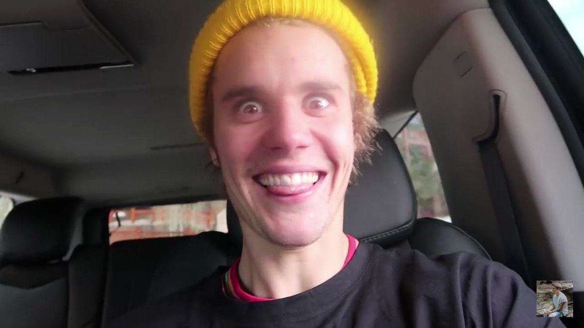 jessyca8_moraes's tweet photo. MANO KKKKKK ESSE HOMEM É O REI DAS CARETAS, EU AMP ESSE HOMEM GZUIS 
 
#iHeartAwards #BestFanArmy #Beliebers https://t.co/GjrAyznANx