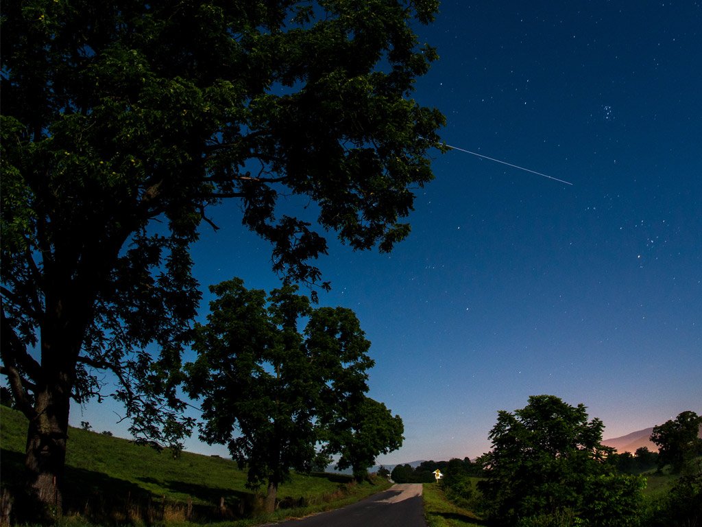 NASA's tweet photo. Did you know that @Space_Station is the 3rd brightest object in the night sky? Find out when and where to look up: https://t.co/IV6AZcoGh3 https://t.co/1it5sRXiu0