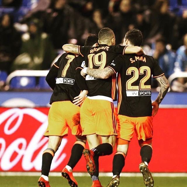 gguedesoficial's tweet photo. Mais 3! 🦇🦇🦇 https://t.co/cN3pQpgwg1