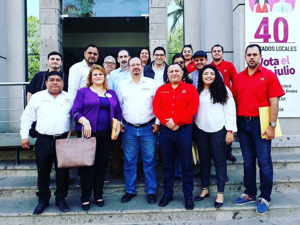 El día de hoy oficializamos la coalición PT-Morena-PES al hacer la entrega del convenio a la presidenta del IEES, Karla Peraza. Sabemos que con la lucha de esfuerzos lograremos el cambio que necesitamos para la mejora de nuestro país. #PTPorti #JuntosHaremosHistoria #AMLO