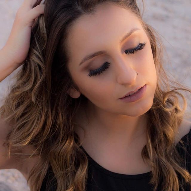 heblondeebroker's tweet photo. Reposting @carolhmoura:
Soft glam makeup!
@giuduart
#makeup #tbt #makeuoforever #makeupartist #mua #photography #portrait https://t.co/xp2nBMpNOD