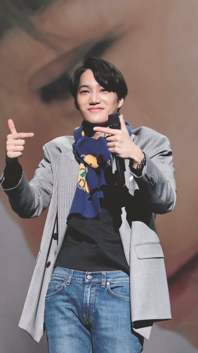 ↳ ♡ ╱  from jongin

                      ❥: to exo-l

        ❝ Bugün beni gerçekten değerli biri gibi hissettirdiniz, EXO-L. Her zaman olduğu gibi yanımdan asla ayrılmadığınız için çok mutluyum. Yeni yaşımda da birlikte çiçekli yollarda yürüyelim. ❞