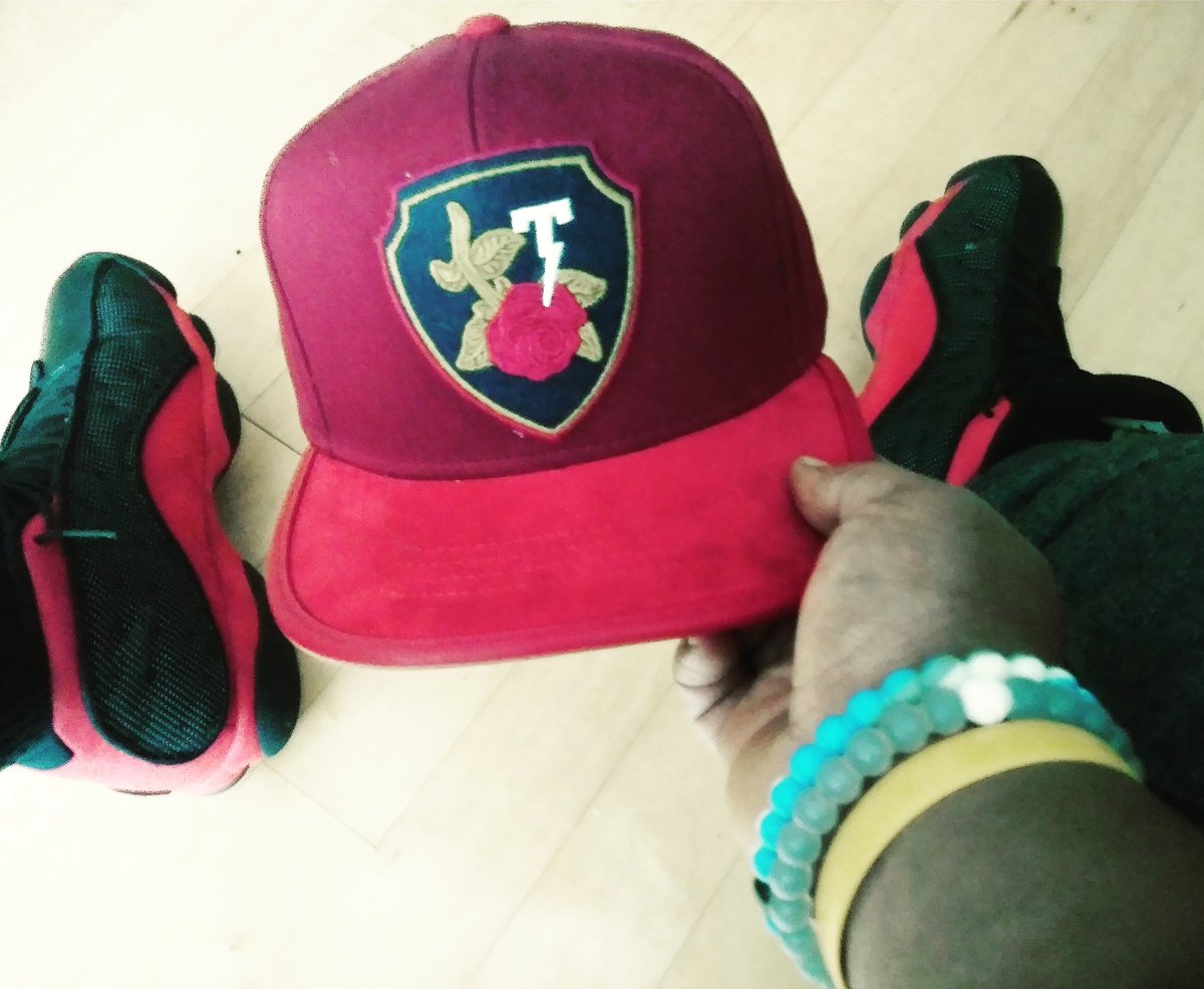 StanDaMan_1911's tweet photo. I'll give yall the Swag but the sauce is sold Separately #KOTD🔥 #OG13s #Breads #Tackma @livelokai @TACKMA @Jumpman23 https://t.co/Bx75akHJYE