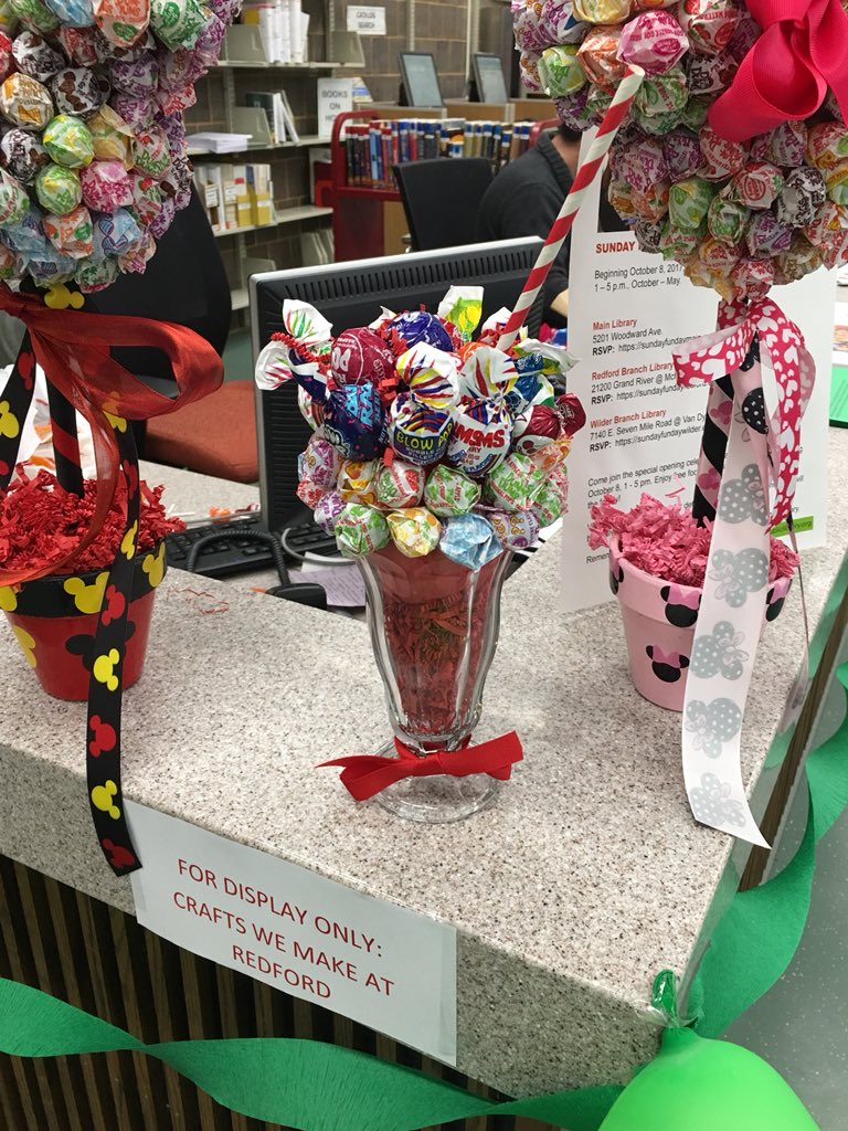 Redford21200's tweet photo. Candy fun crafts at the library!!!! https://t.co/mPsP0Ajddp
