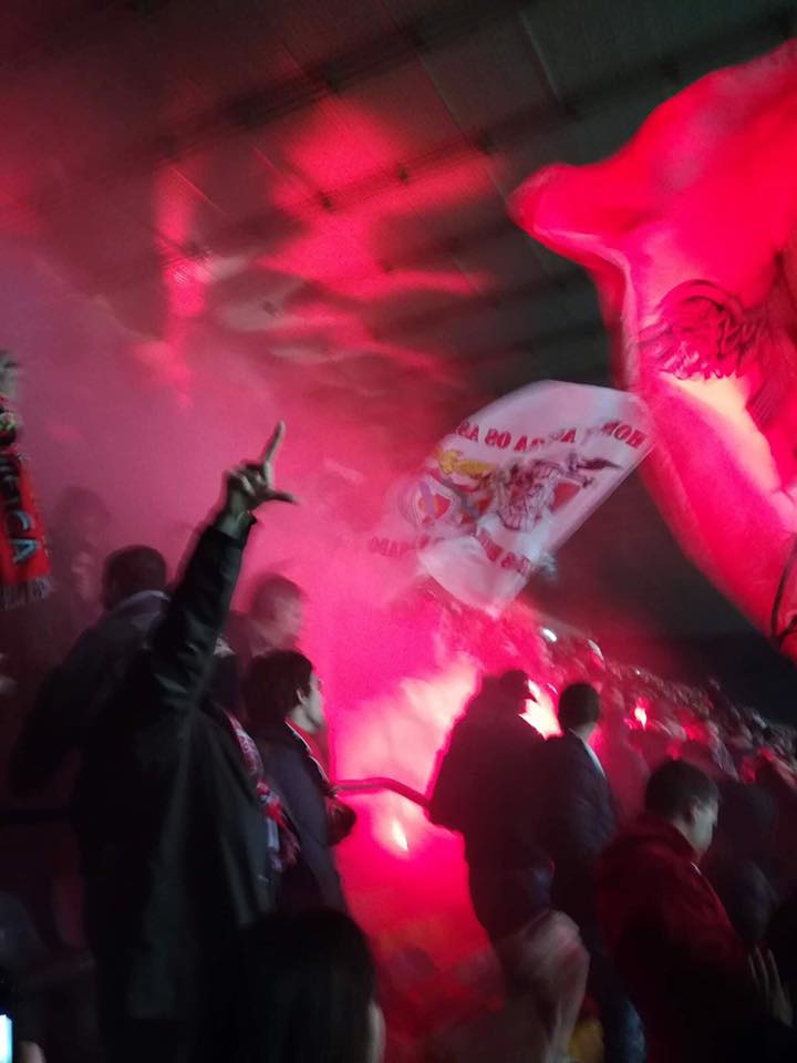 SouBenfica1904's tweet photo. Uma massa associativa fora do normal. Em Barcelona, no #HóqueiBenfica, jogámos em casa! Em Braga, continuámos a jogar em casa! Muito obrigado a todos os adeptos que estiveram presentes nos dois jogos. VIVA O BENFICA! #SejaOndeFor #SCBxSLB https://t.co/D41HJIKL7M