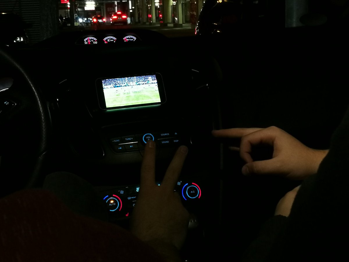 Mo__OFFICIAL's tweet photo. @ransport #ranNFL_ #ranNFLsuechtig auch auf dem tuningtreffen muss NFL sein. Grüße gehen raus https://t.co/pxhOJaKNHG