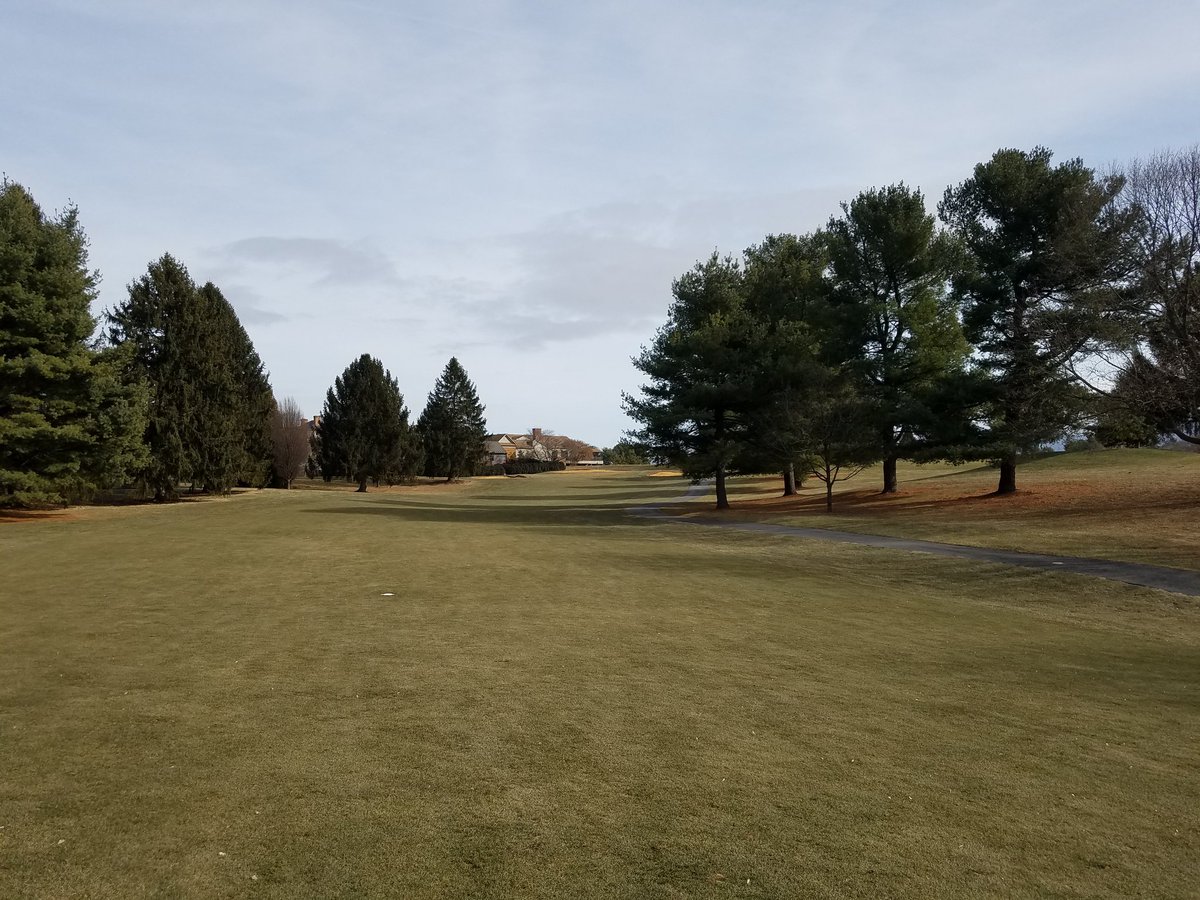 ParsA_GoodScore's tweet photo. I won't lie, it was frigging cold, but it's rare I get a full day to dedicate to golf, so I took advantage. 36 holes and made a couple great strides in a couple areas of my game. #BigYearIn2018 #LoveGolf #NoExcuses #GettingReadyFor2018 #TryingToImprove https://t.co/7CgHgcZzEt