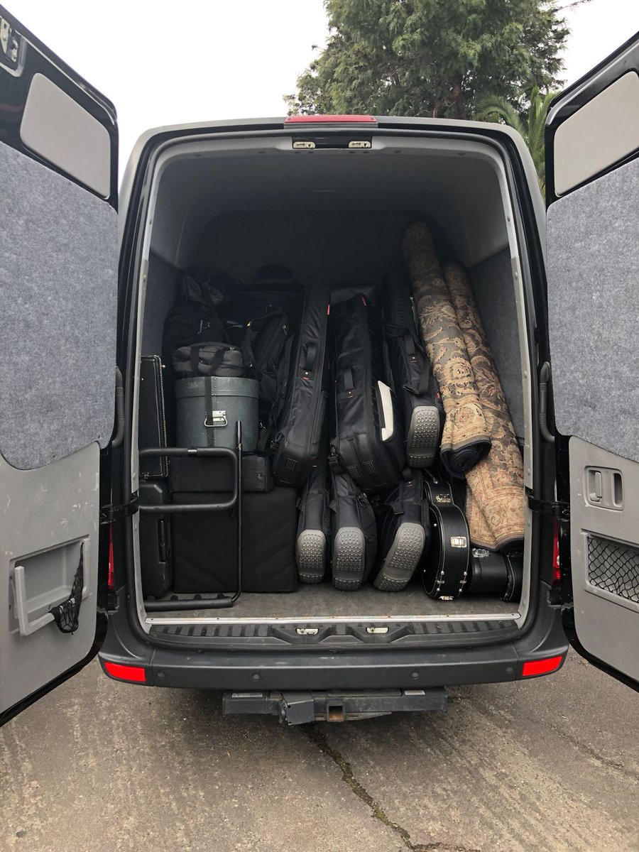 pettytheft's tweet photo. On our way to @FremontSLO Oh Yeah it all fits....in the @Bandago with @MONOcreators
#MonoCreators #MonoFits #LifeOnTheRoad
#LearningToFlyTour2018 #PettyTheft #OnTheRoadWithBandago #BandagoTour https://t.co/L1xWGKSPxg