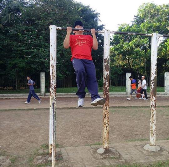 Angkat badan dulu, biar kuat angkat beban hidup.. Semangaaat <a href="/IMS_NET/">IndonesiaMorningShow</a> #IMS_Olahraga