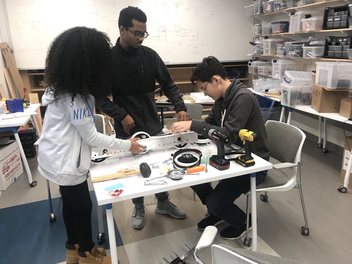 3566Robotics's tweet photo. What we were up to today! #3566 #omgrobots #FIRSTPOWERUP https://t.co/KTqbftNRMg