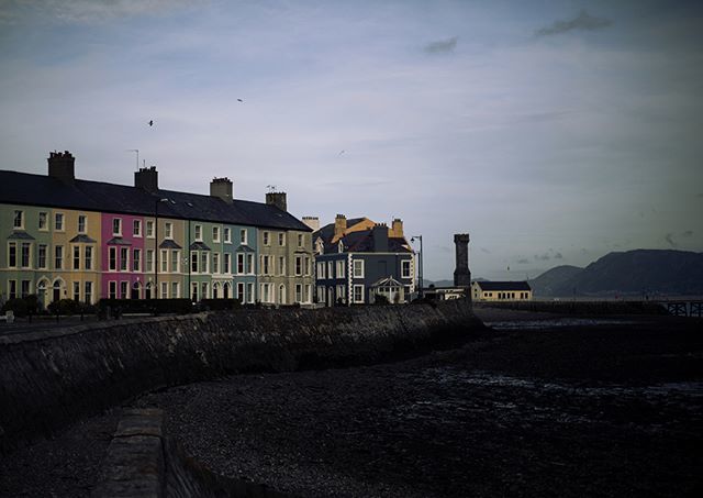 nogravityleft's tweet photo. On waking in Beaumaris.

#Beaumaris #Anglesey #Architecture #Landscape #Wales #UK https://t.co/IzbOfEAiqY https://t.co/Xy0MVLUIid