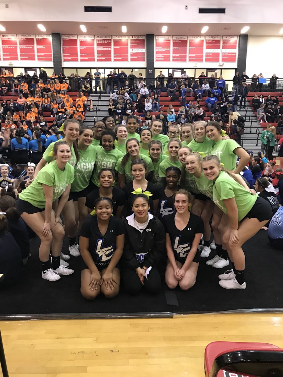 LCN_Cheer's tweet photo. Thank you to @anse_l for your support today! #KenzieStrong #cheerleadersFIGHTtogether 💚🎀 https://t.co/UF3CZKHzH1