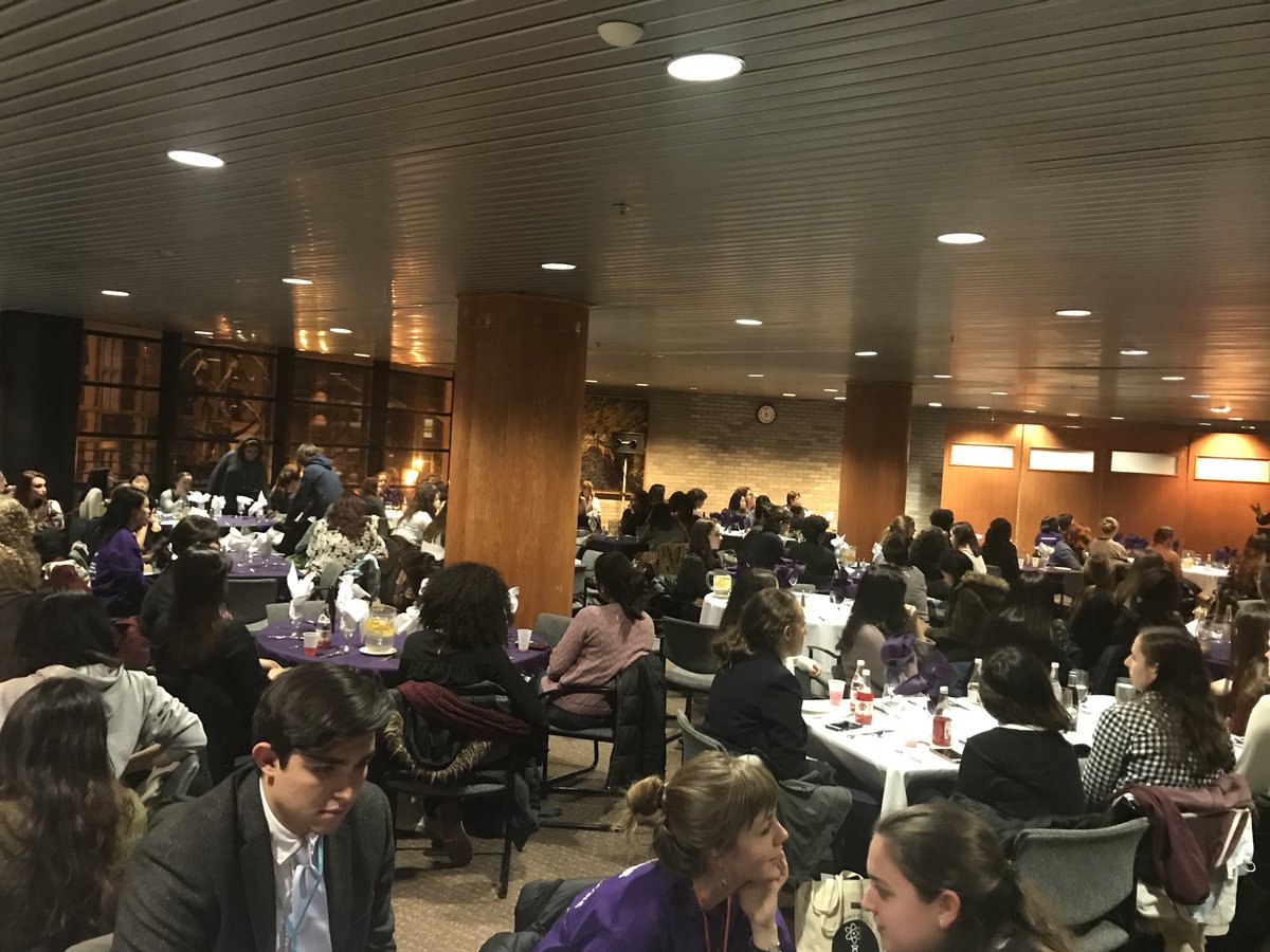 deendn's tweet photo. Look at all these women physicists at CCNY for dinner #cuwip2018 #WomenInSTEM https://t.co/C9CzT3Xftd