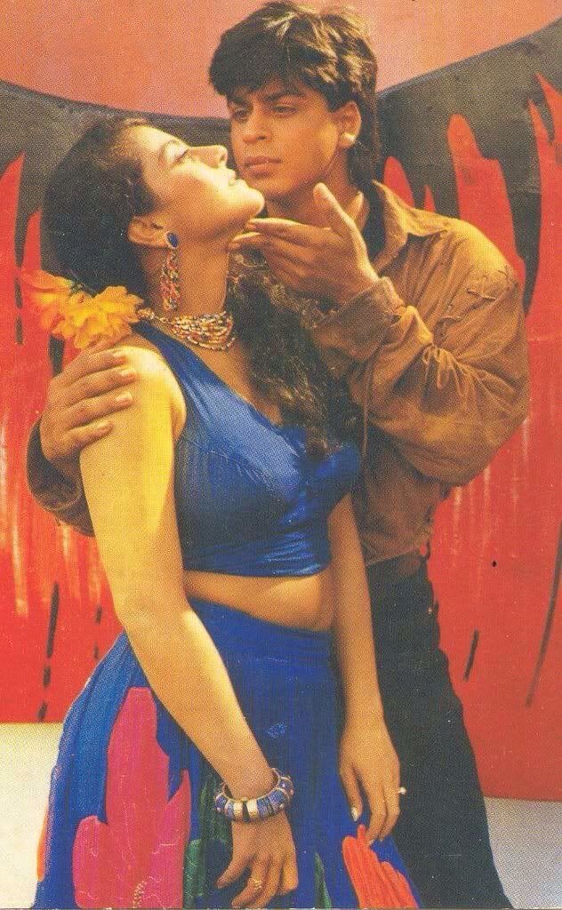 SRKUniverseBOL's tweet photo. Celebramos los 23 años de #KaranArjun.
Y esta película pudimos ver a nuestra jodi favorita Shah Rukh Khan y Kajol 💑
¿Recuerdan el nombre de esta canción? 🎶🎙️
Comenten SRKians...
#23YearsofKaranArjun https://t.co/n6wt3Pz0rR