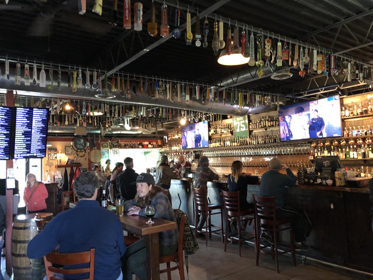 Dumpling_bros76's tweet photo. Come watch the #NFL Playoffs here at Eastside going on NOW! #dentontx #dentonfoodies #wedeliver #lodeldenton https://t.co/GSb4uEQE0T