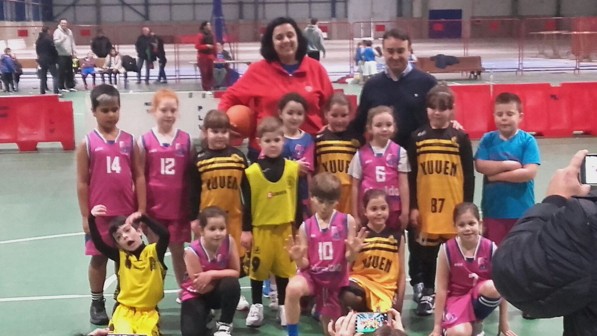 xuven's tweet photo. Ayer sábado tuvimos Convivencia de BabyBasket, nuestro BabyNegro en Fexdega con @CBVilagarcia, como anfitrión, @baloncesto_clb y @cbrioulla. Una buena experiencia para los más peques de la familia Xuven... #ForzaXuven https://t.co/y1tIG28w4z