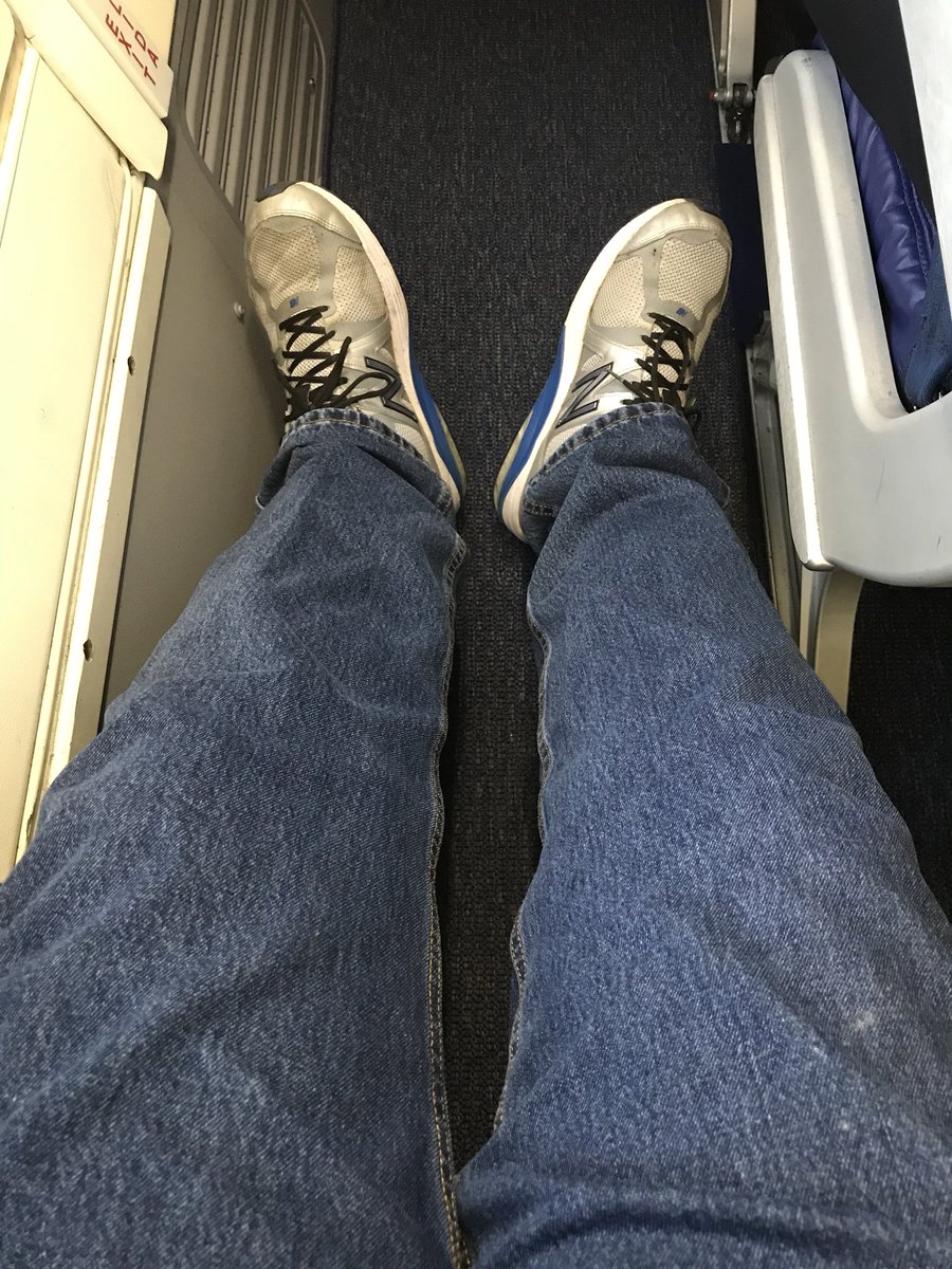 ENGPHOTO's tweet photo. Happy feet!! @SouthwestAir taking me back to chilly @KCIAirport #EmergencyRow #LegRoom #737-700 Leaving @LASairport https://t.co/FM2vyafByf