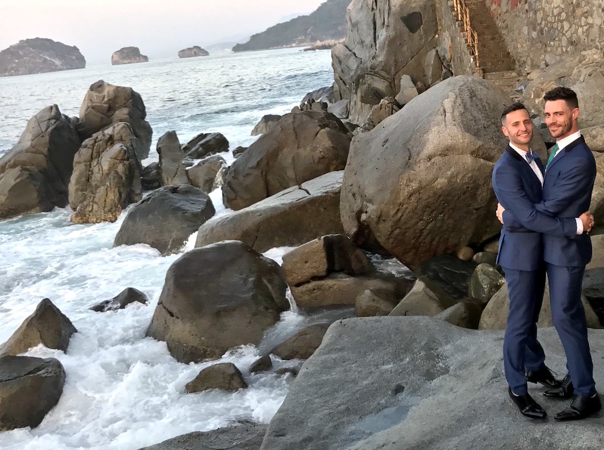 BrandenJMusic's tweet photo. JUST Married. 😍 https://t.co/VSN3R3hmSn