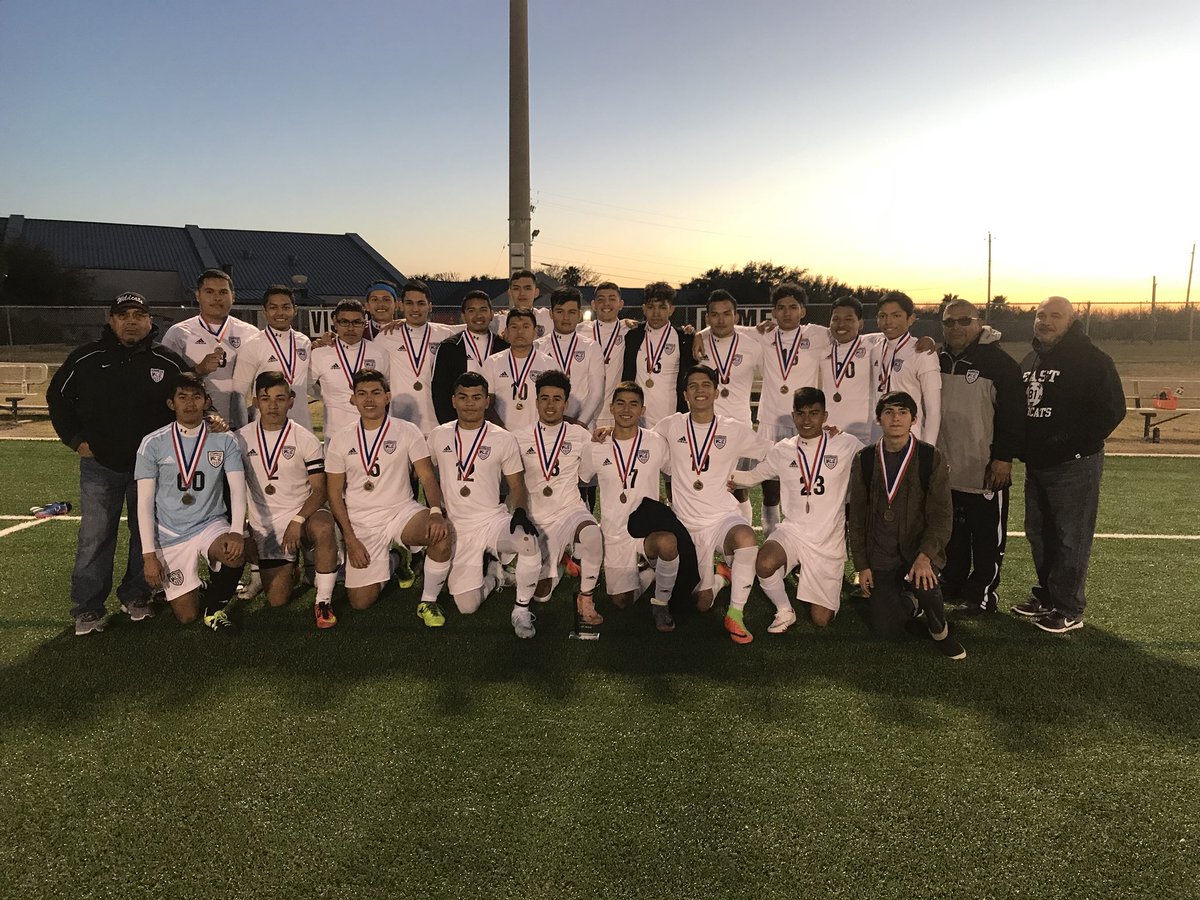 gperales28's tweet photo. Champions for the third year in a row!! #Wildcatfamily #dirtydozen https://t.co/LUTiZ1u45J