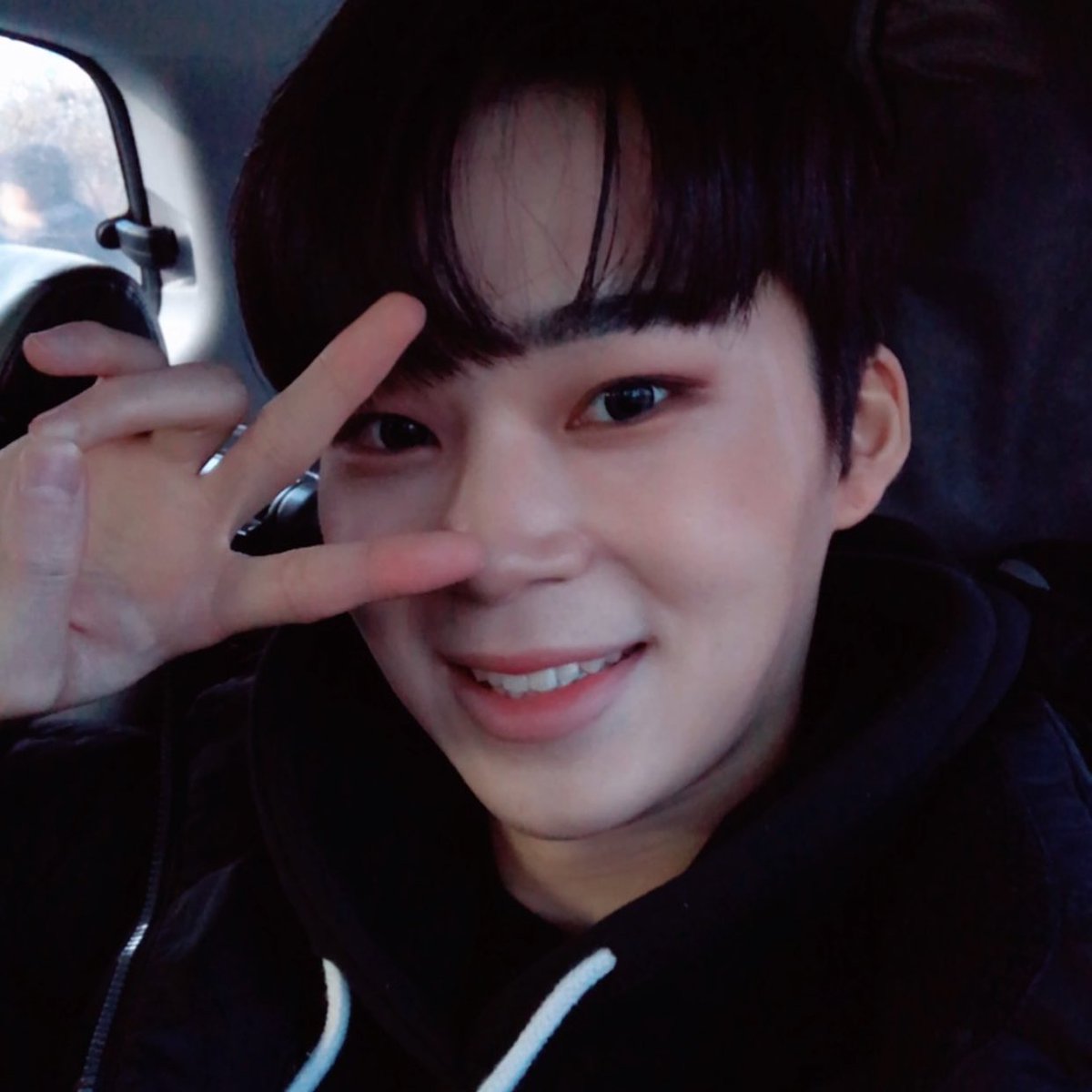 mascpics's tweet photo. 🐱💗 #HAPPY_CHIBIN_DAY #HaepiChibinDay https://t.co/of4KMMpg86