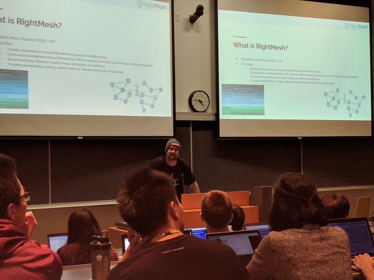 Aldrin__Dsouza's tweet photo. Great turn out for @compscidr s session on how to create an RightMesh enabled apps. #nwhacks2018 #hackingrightmesh https://t.co/jic61MlTOr