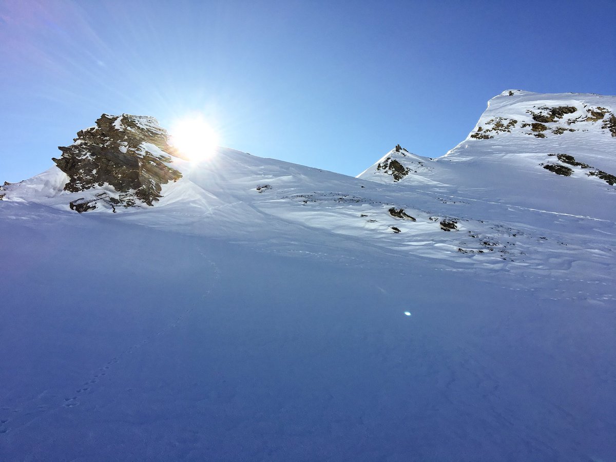 The glacier above <a href="/LaPlagne/">La Plagne</a> was simply stunning today. Perfect ski conditions! #Paradise #Powder #Sun #BlueSkies #maplagne #LaCabineSki