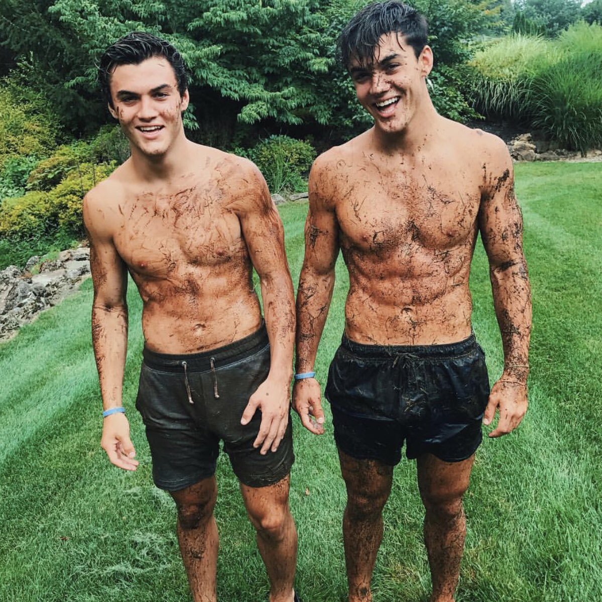 FishyFijmin's tweet photo. I love these smiles https://t.co/PheDnPcuSW