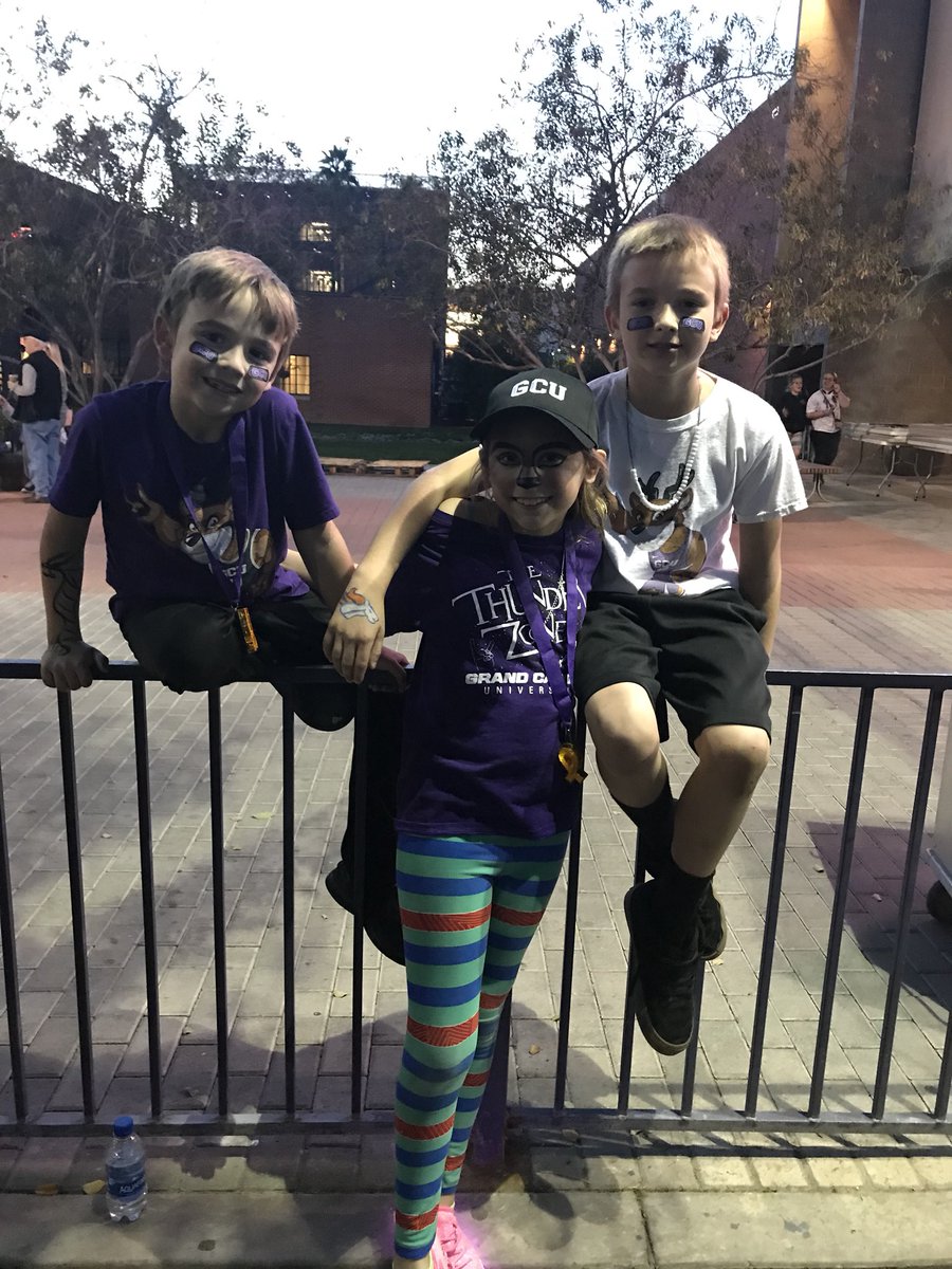 jdltt327's tweet image. Was at @GCU_Swimming this afternoon and now at @GCU_MBB Love being a Lope. Invited family to join us. #lopesup #lopesrising @Run2Fight
