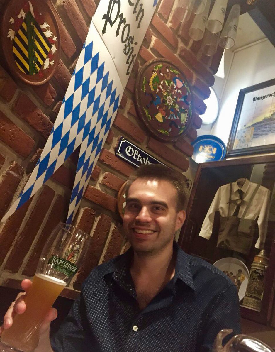 lliberatto86's tweet photo. Ein Prosit! #DerKeller https://t.co/w9jPYHkWii