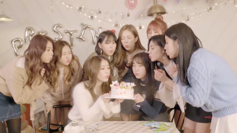 soompi's tweet photo. WATCH: #PRISTIN Drops Special MV For "The Summer Night" To Celebrate #300_Day Since Debut https://t.co/etnWxxEXbE https://t.co/uGEKnfaWKO